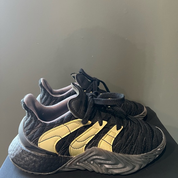 Adidas - Picture 4 of 9